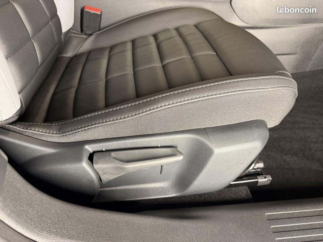 CITROEN C4 III (2) 1.2 HYBRIDE 145 MAX e-DCS6 PACK HIVER TOIT OUVRANT (image 37)