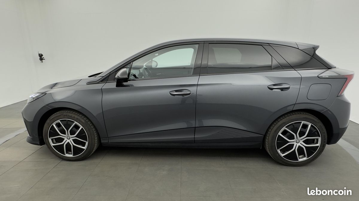 MG MG4 Electric 51kWh - 150 kW 2WD LUXURY (image 2)