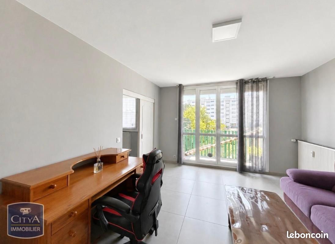 Appartement 3 pièces 67 m² · à Oullins-Pierre-Bénite · 67 m² · 1 050 €