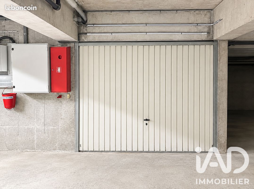 Parking 12 m² · à Ozoir-la-Ferrière · 12 m² · 17 000 €