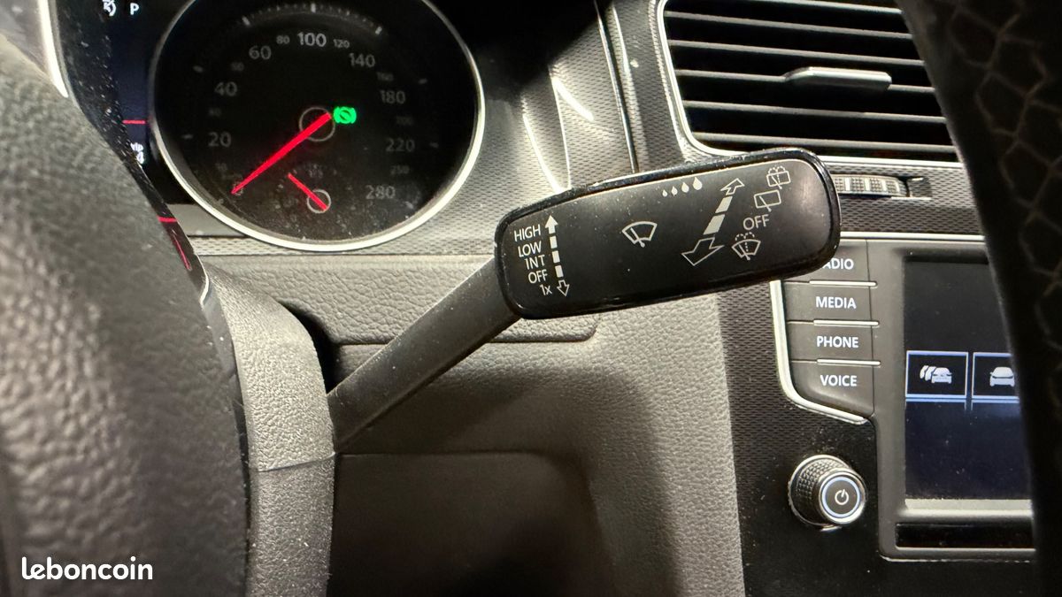 VOLKSWAGEN GOLF 2.0 TDI 180 GTD DSG BVA / Toit ouvrant / 1ere main / Entretien constructeur (image 25)