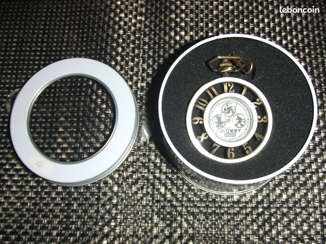 Montre Mickey Mouse Premium White Flame Relief POCKET WATCH 1 (image 3)
