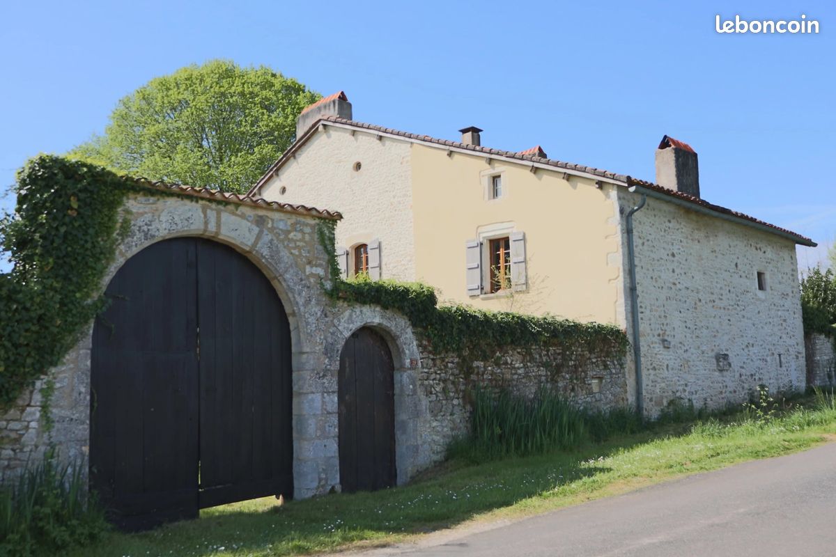 Maison 8 pièces 220 m² · aux Pins · 220 m² · 310 000 €