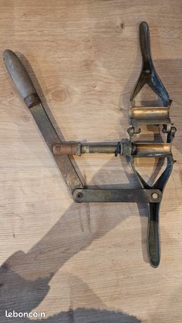 BOUCHONNEUSE - BOUCHEUSE - OENOLOGIE - SANBRI - VIN - ANCIEN - B