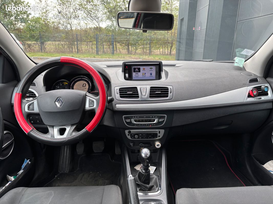 RENAULT Mégane III 1.6 DCi 130ch Bose - Garantie 6 mois - Entretien complet ✅ (image 5)