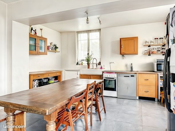 Maison familiale aux volumes généreux avec 5 chambres