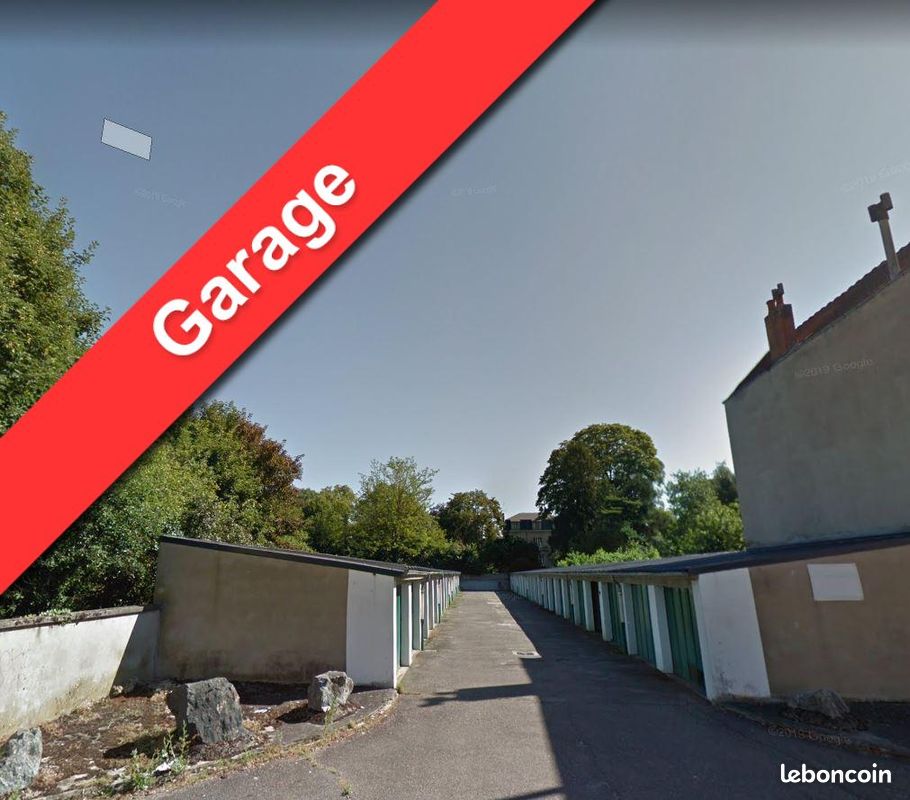 Garage / box CUSSET · 60 €/mois
