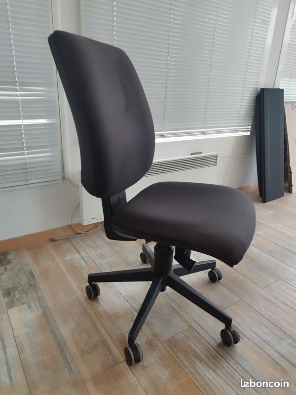 Chaise bureau noir (image 1)