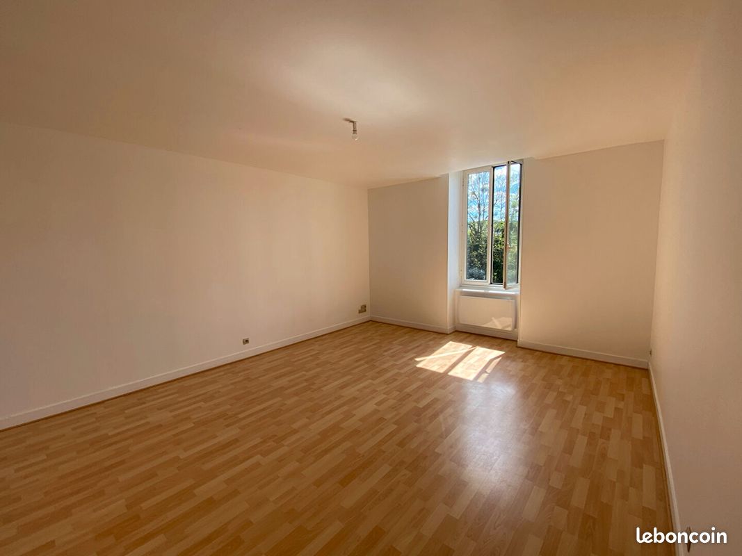 Appartement 2 pièces 48 m² · à Argenton-sur-Creuse · 48 m² · 440 €