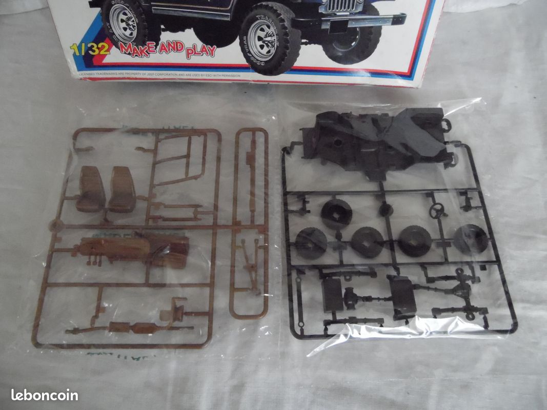 ZF1329 BANDAI 1/20 maquette voiture 5357 Alfa Romeo Model 1931 8C 2300