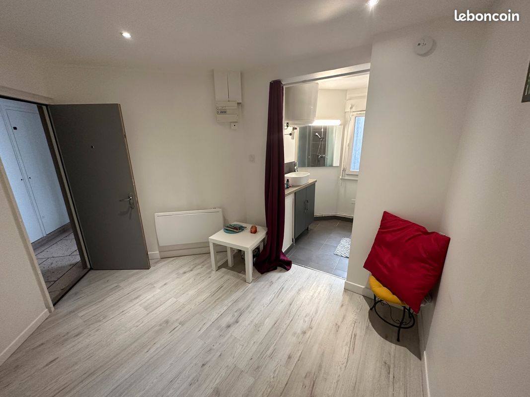 Appartement 1 pièce 10 m² · à Clermont-Ferrand · 10 m² · 290 €/mois