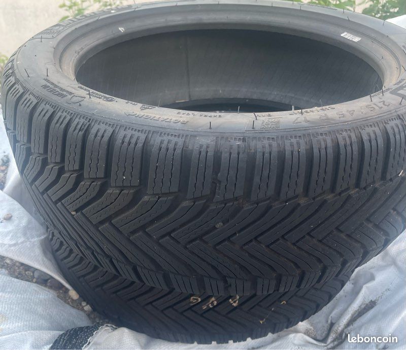 Pneus 215/45 R17 91V (image 1)