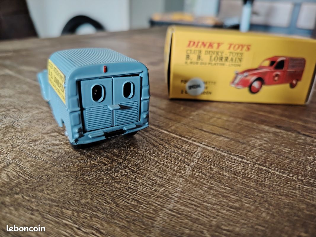 DINKY TOYS CITROEN 2CV INCENDIE + BOITE D'origine 25D MADE Beaufort-en