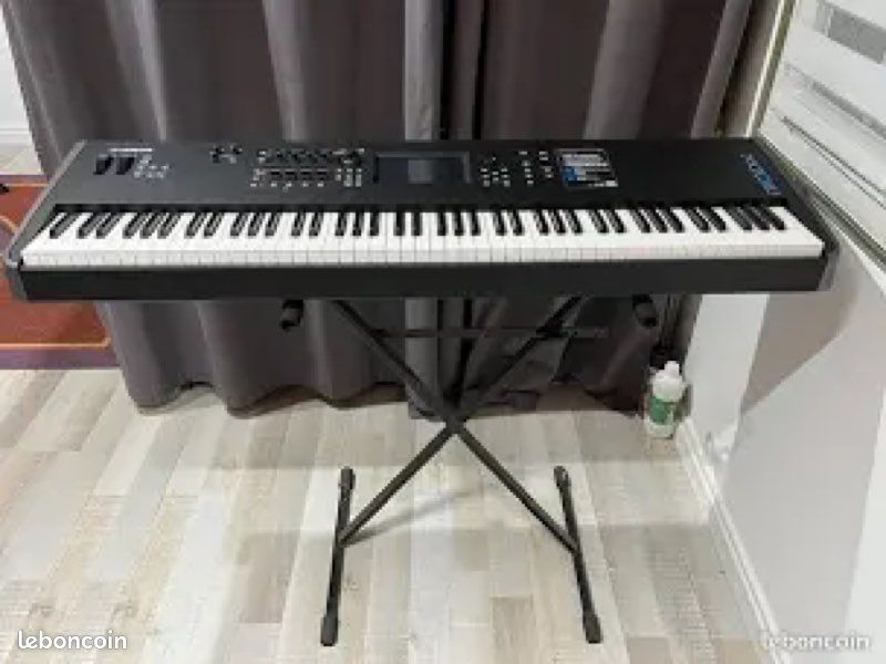 Recherche YAMAHA modx8 ou échange contre studiologic (image 2)