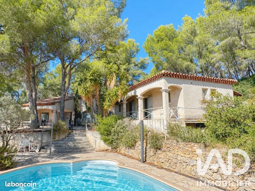 Maison 7 pièces 192 m² · à Saint-Cyr-sur-Mer · 192 m² · 849 000 €