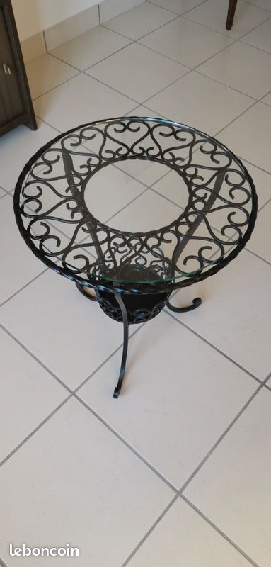 Petite table basse en fer forgé (image 1)