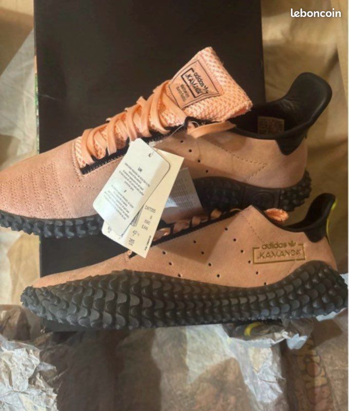 Paire Adidas modèle kamanda , collection dragon ball z buu, neuf (image 3)