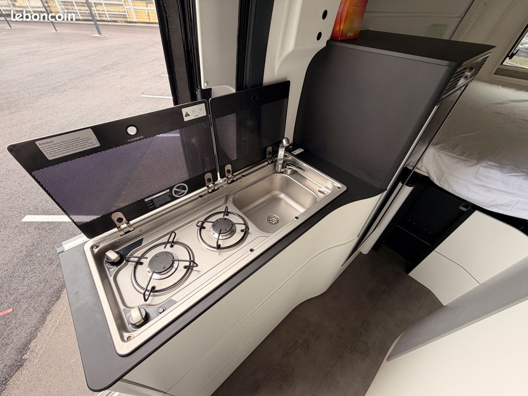 Fourgon Westfalia James Cook 600E 4X4 Mercedes 190 CH BVA9 Poids lourd Toit relevable (image 7)