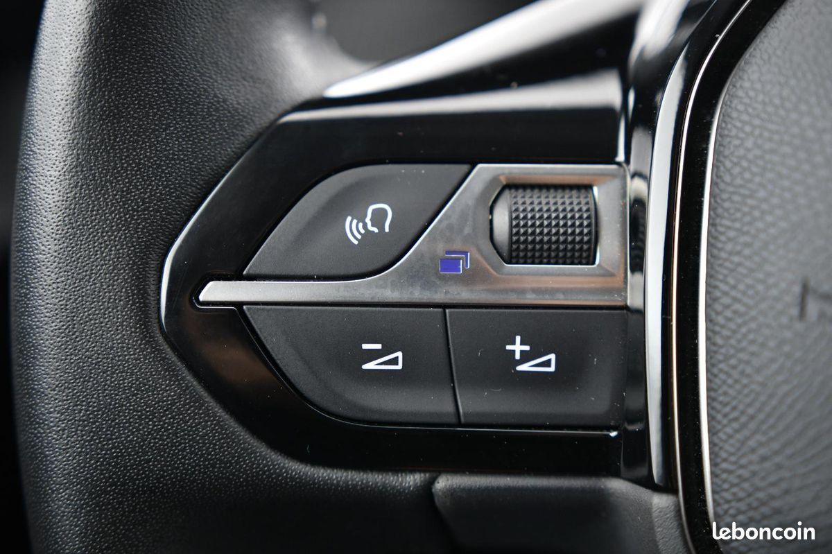 PEUGEOT 208 PureTech 100 S&S BVM6 Allure (image 23)