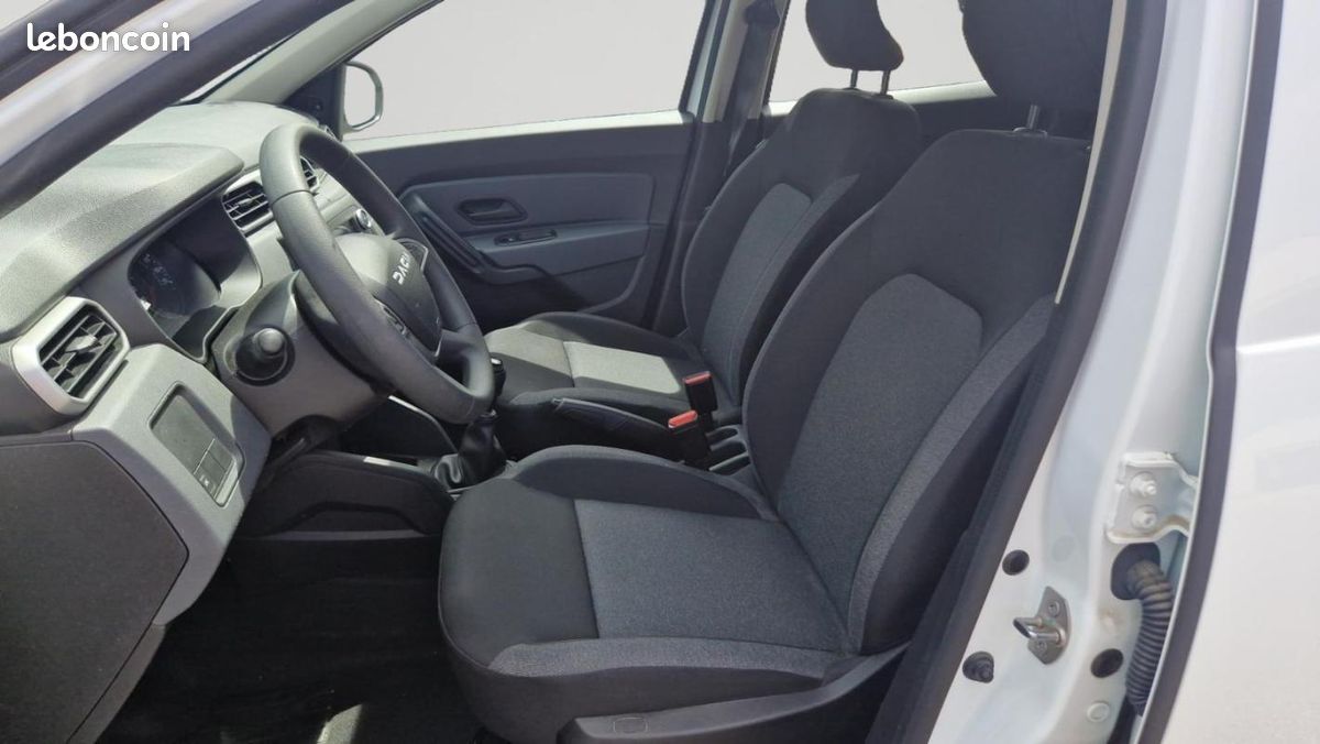 Dacia Duster ECO-G 100 4x2 Essential (image 12)