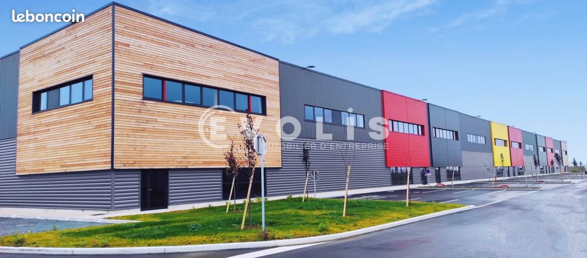 Local d'activité 2 344 m² (image 1)