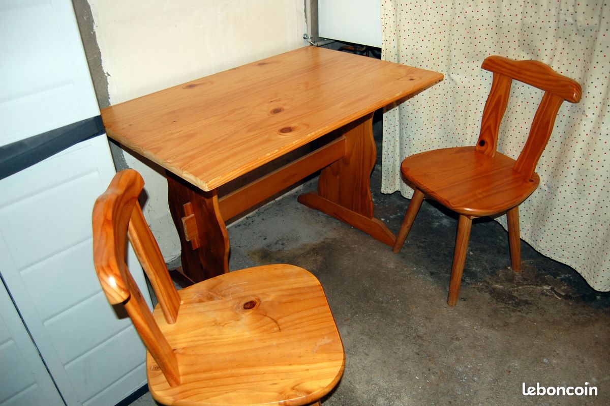 Table et 2 chaises en pin massif (image 1)