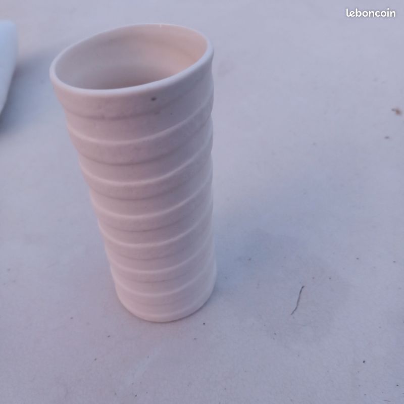 Petit vase en céramique - (image 1)