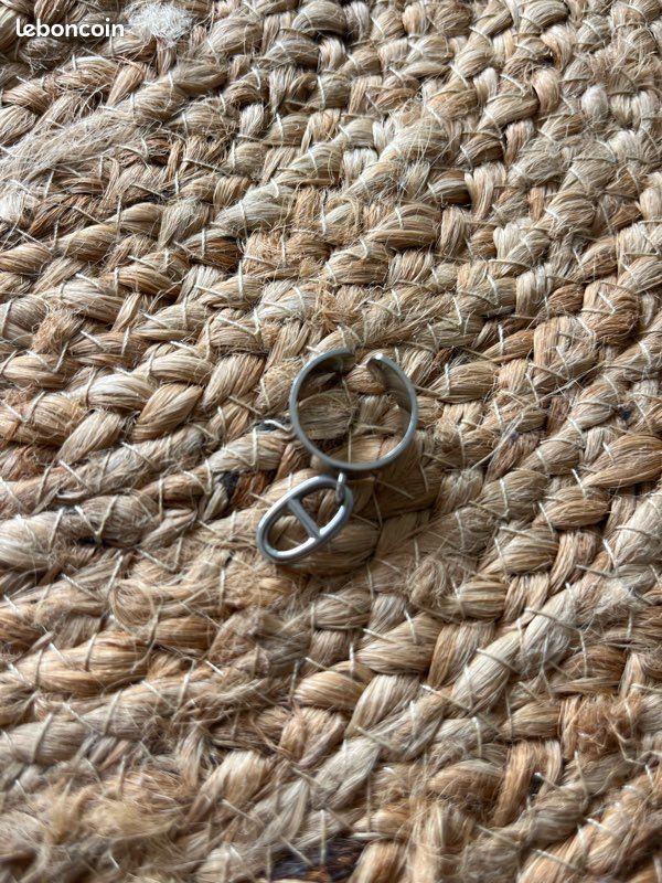 Bague femme acier inoxydable ajustable neuve jamais portée logo