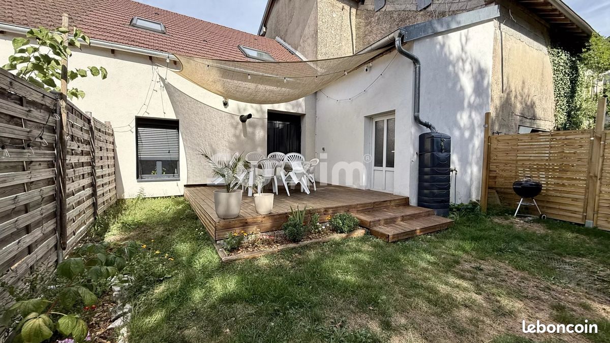 Maison 8 pièces 153 m² · à Doucier · 153 m² · 270 000 €