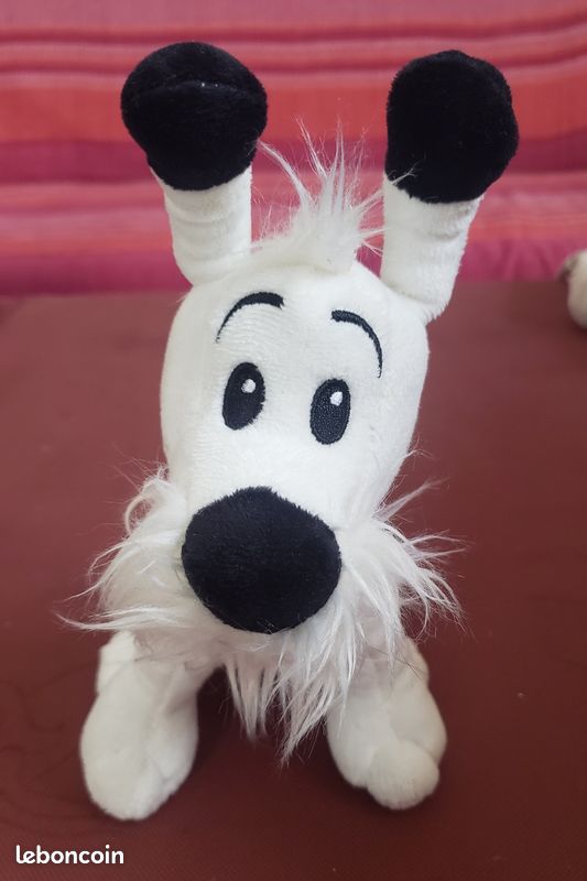 Peluche doudou IDÉFIX assis / Vide-maison 07/09 quartier des Ponts, Saumur (image 1)