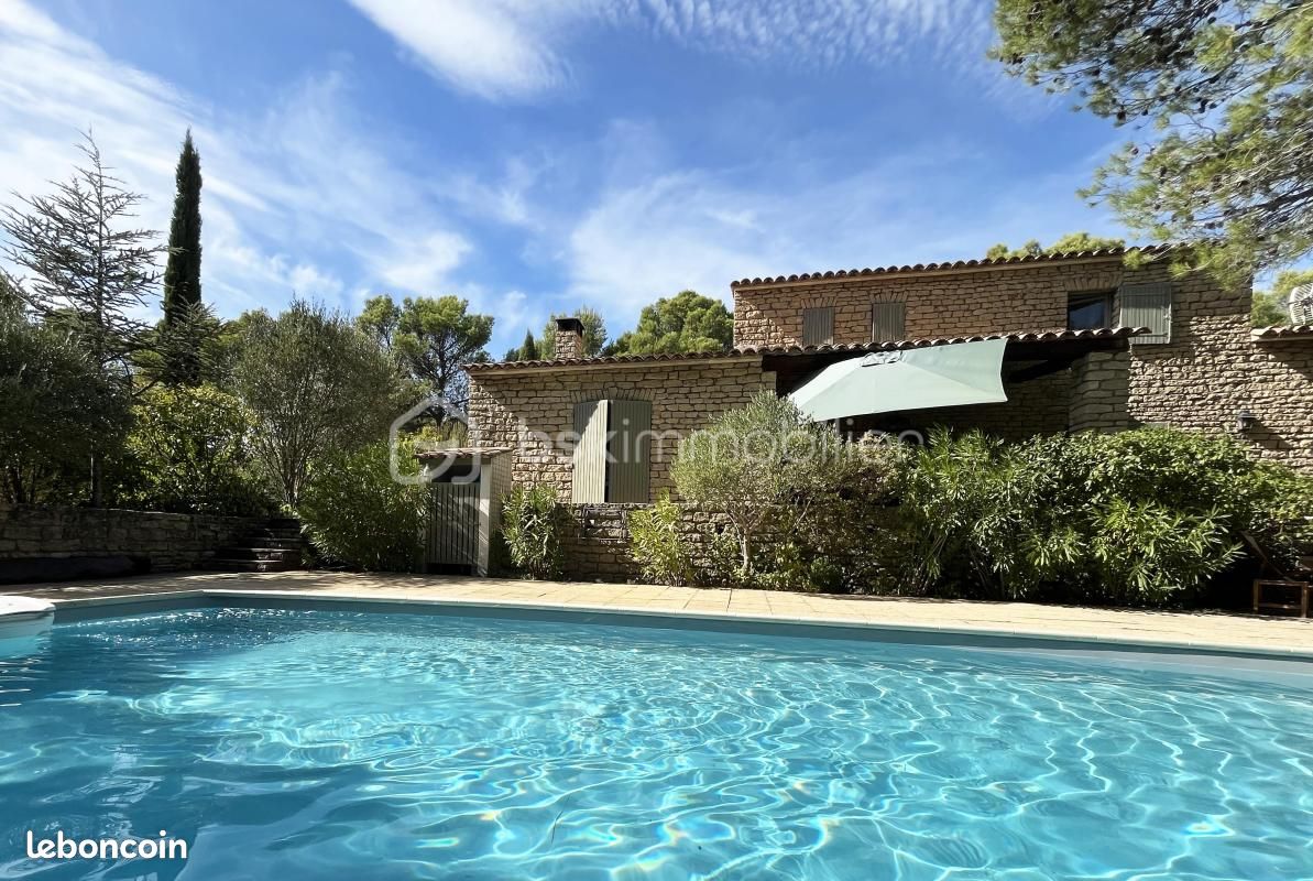 Maison 5 pièces 174 m² · à Murs · 174 m² · 669 000 €
