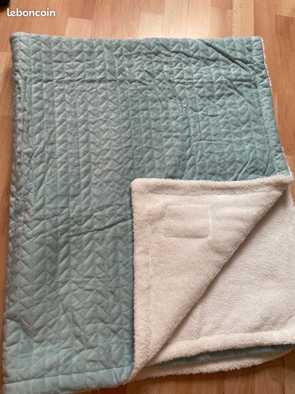 Plaid neuf tout doux - 1,50 x1,20 cm (image 1)