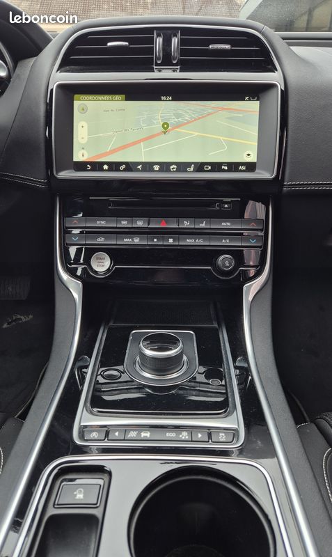Jaguar xe 180 r-sport awd bva - toit ouvrant (image 23)