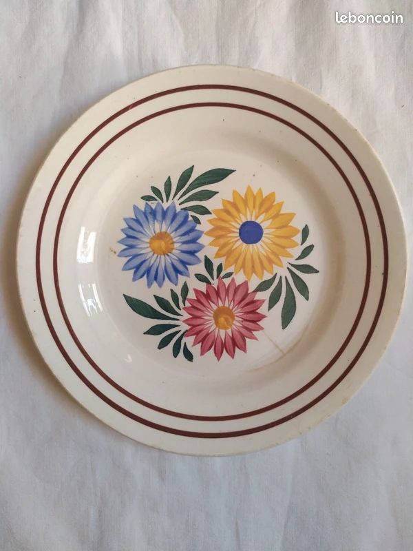 Assiettes plates anciennes en terre de fer Choisy-le-Roi (image 14)