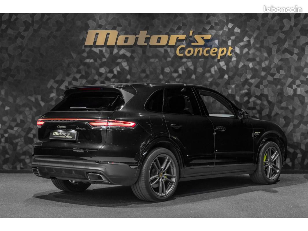 Porsche Cayenne E-Hybrid 462 CH / CHRONO Régulateur Adaptatif Toit ouvrant - panoramique Sièges c... (image 3)
