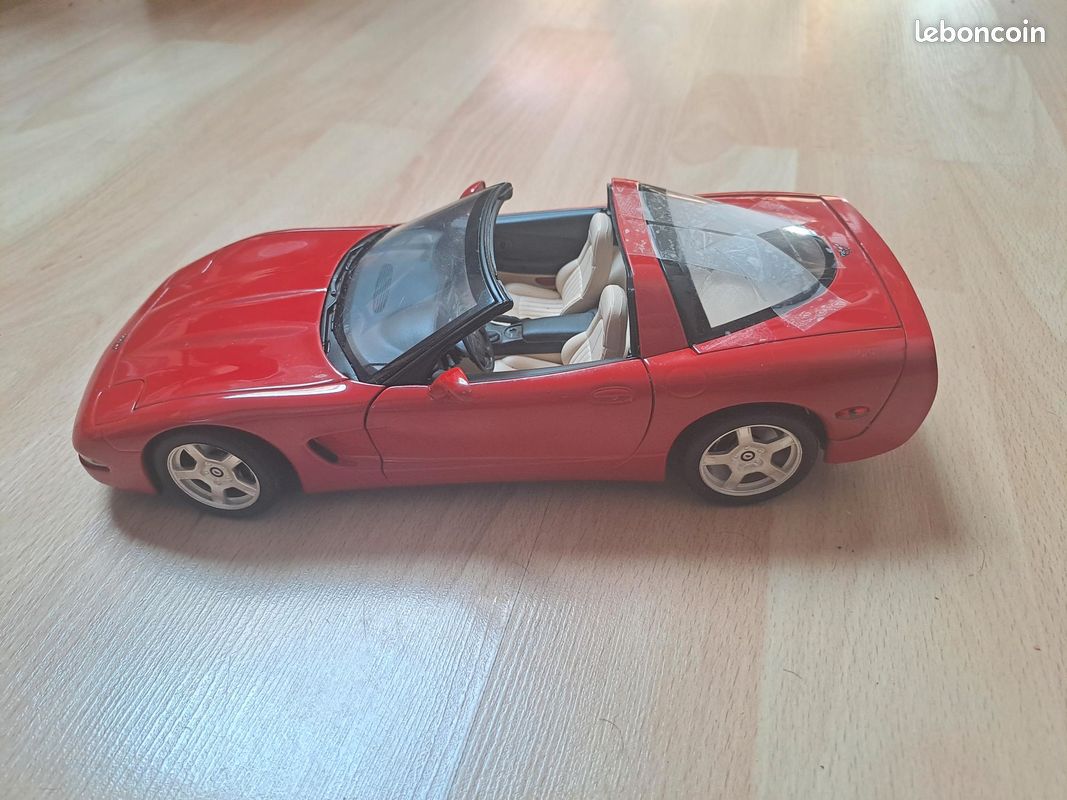 Chevrolet Corvette 1998, 1/18e Ut Models (image 5)