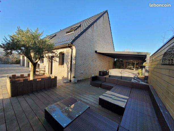 Pavillon individuel 227m² 6 pièces Double garage Jardin Jacuzzi