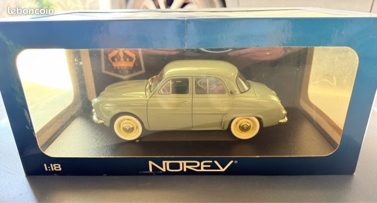 Renault Dauphine 1958 Norev 1/18° – Les Miniatures