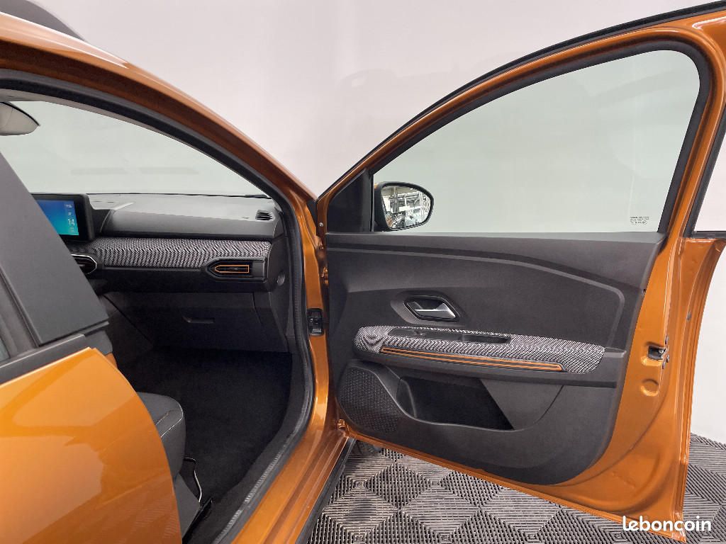 Dacia Sandero TCe 90 Stepway Confort (image 19)