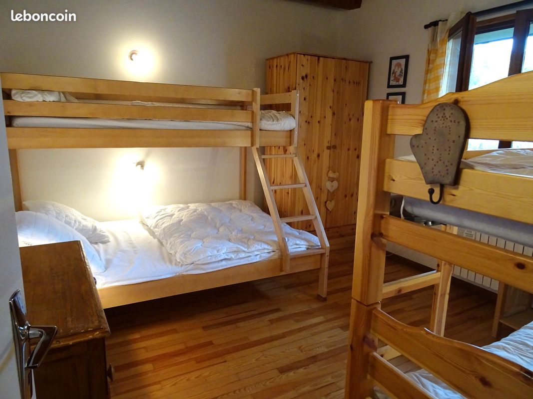 Authentique ferme savoyarde,15 à 25 couchages, été hiver proche piste de ski Valloire Savoie (image 16)