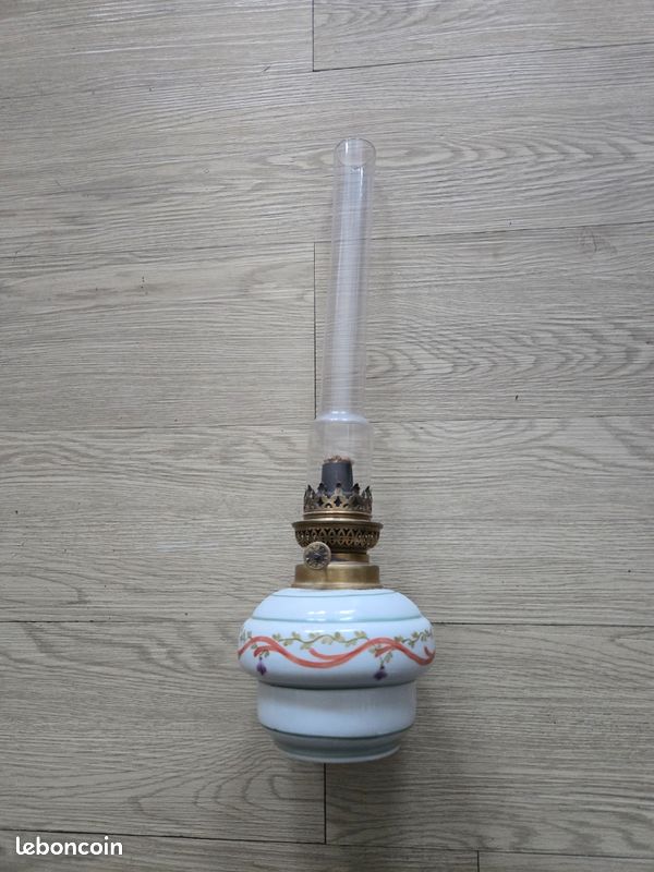 Lampe à pétrole (image 1)