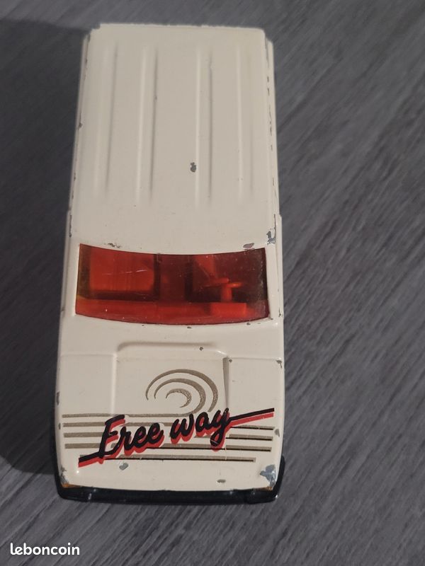 Majorette Range rover et caravane 1/36 (image 8)