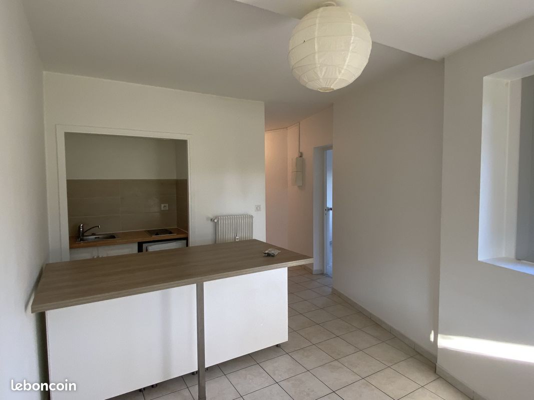 Appartement 3 pièces 49 m² · à Aix-en-Provence · 49 m² · 990 €/mois