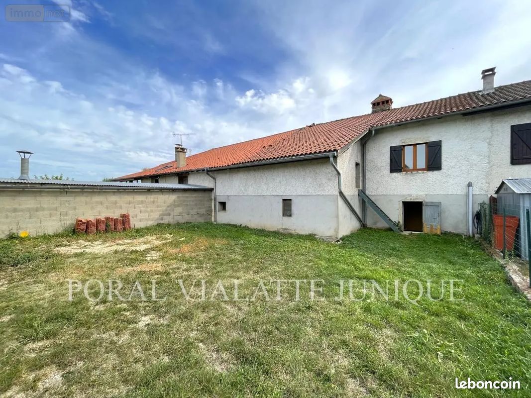 Maison 6 pièces 251 m² · à Druillat · 251 m² · 145 000 €