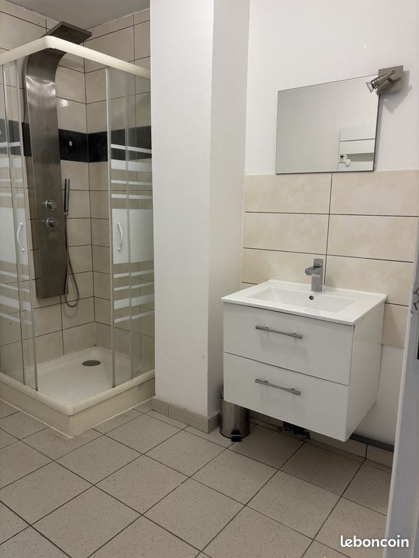 Appartement a louer bourgoin-jallieu - 2 pièce(s) - 40 m2 - Surfyn