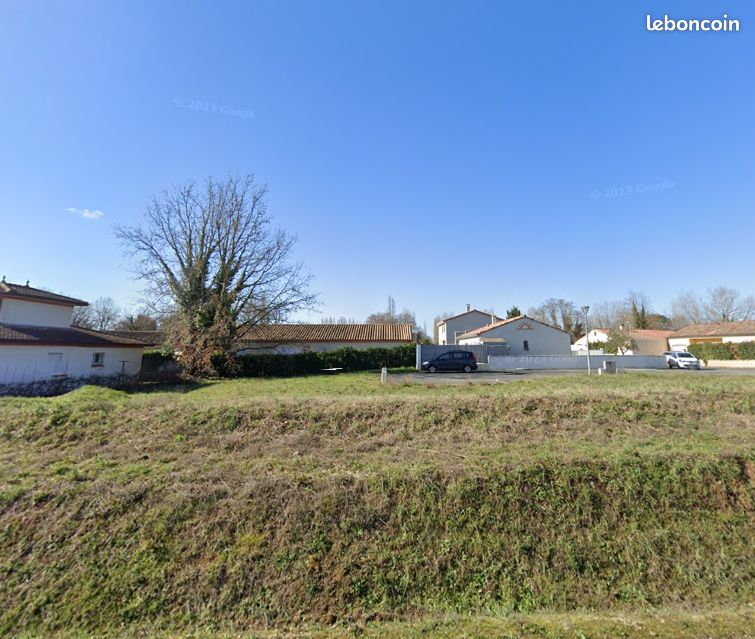 Terrain viabilisé à Aigueleze · à Rivières · 43 000 €