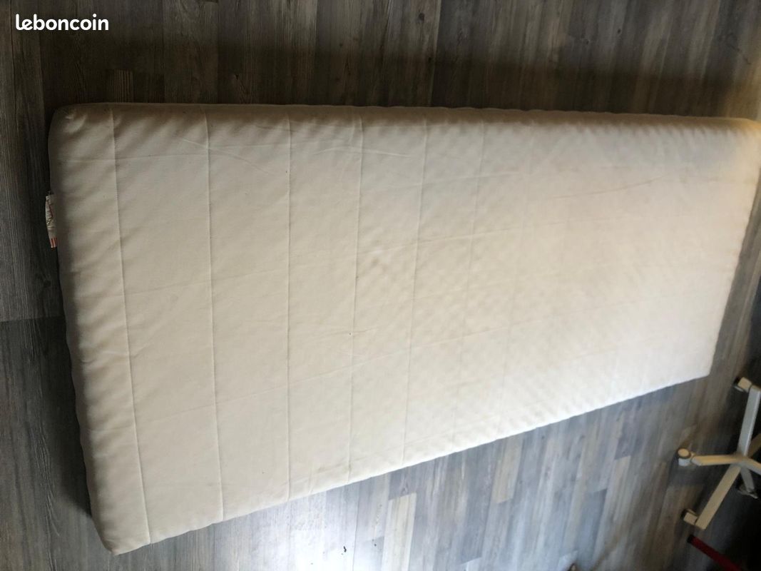 Matelas 1 place +protège matelas et housses (image 1)