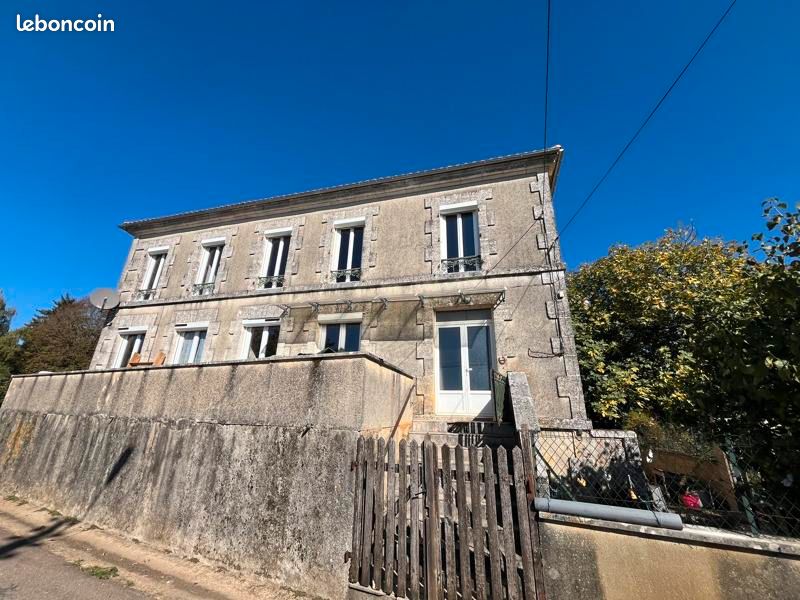 Maison 5 pièces 129 m² · à Javerlhac-et-la-Chapelle-Saint-Robert · 129 m² · 119 460 €