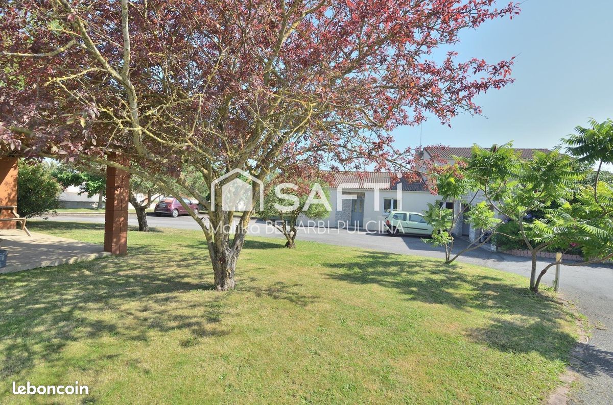 Maison 8 pièces 162 m² · à Brem-sur-Mer · 162 m² · 339 000 €