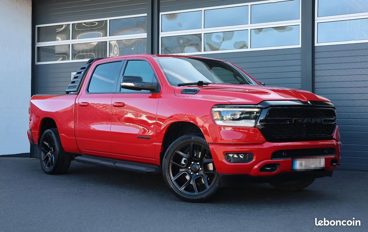Dodge RAM 1500 Big Horn 5.7 V8 HEMI eTorque 396 ch – BVA – 4x4 – CarPlay – Caméras – R22 (image 1)